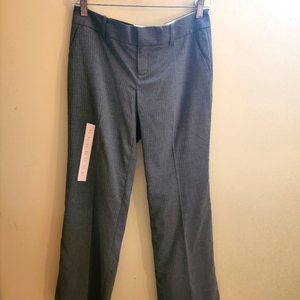 Banana Republic trousers gray lite stripe